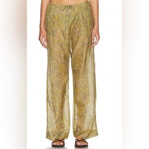 ALOHAS
Tiki Floral Pant in Khaki
Color: Khaki